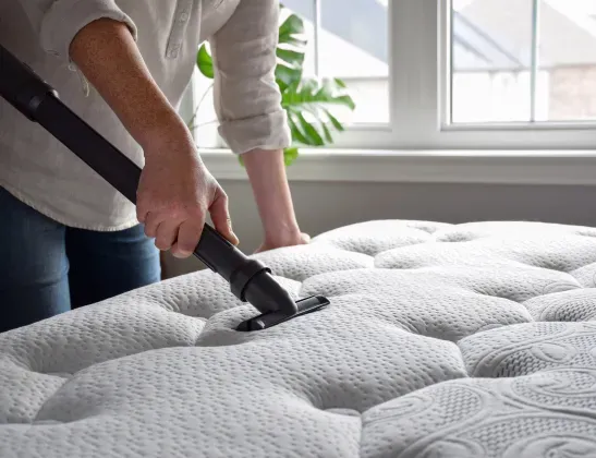 vacuuming-mattress